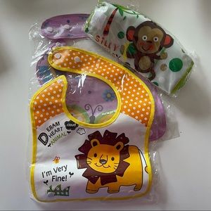 Set of 3 Baby Bibs with Food Catcher